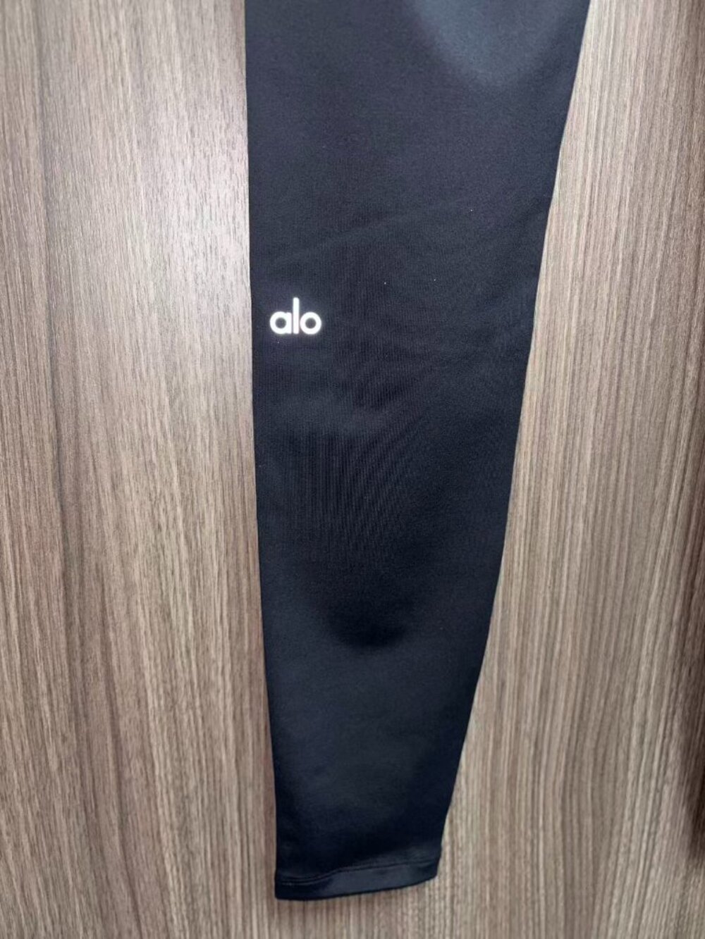 🖤New Alo Yoga Airbrush High Waisted Heart-Shaped Leggings in Black and White - Picture 4 of 6